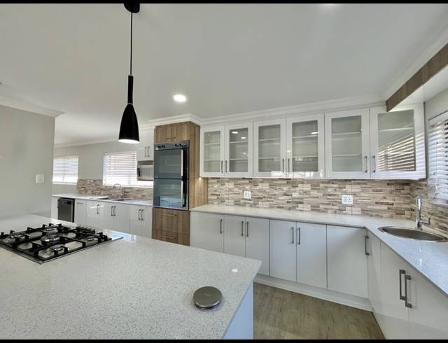 4 BEDROOM HOUSE FOR SALE IN WAVECREST